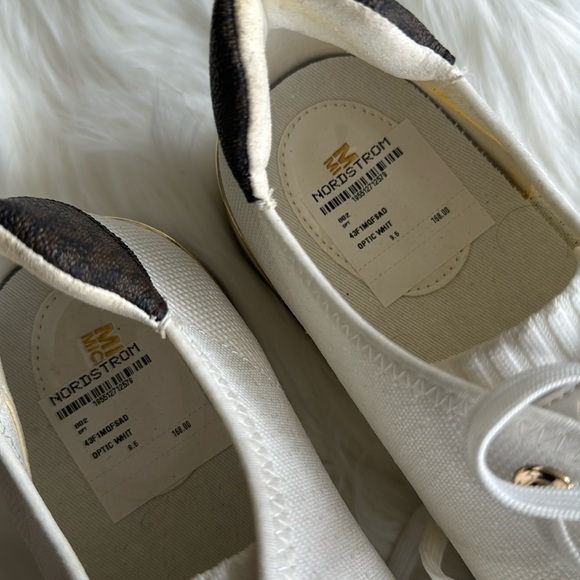 Shoes - Picture 1 of 4